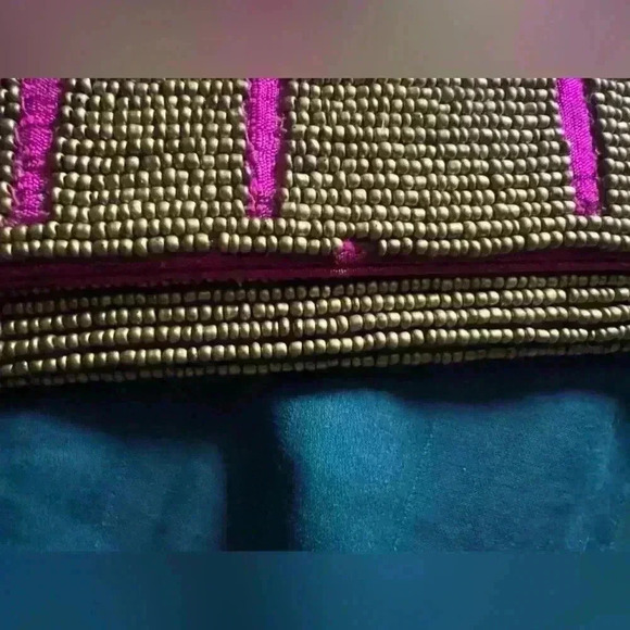 ExpressionsNYC clutch. Pick with gold beads. Good condition pink sink inside - Picture 6 of 8